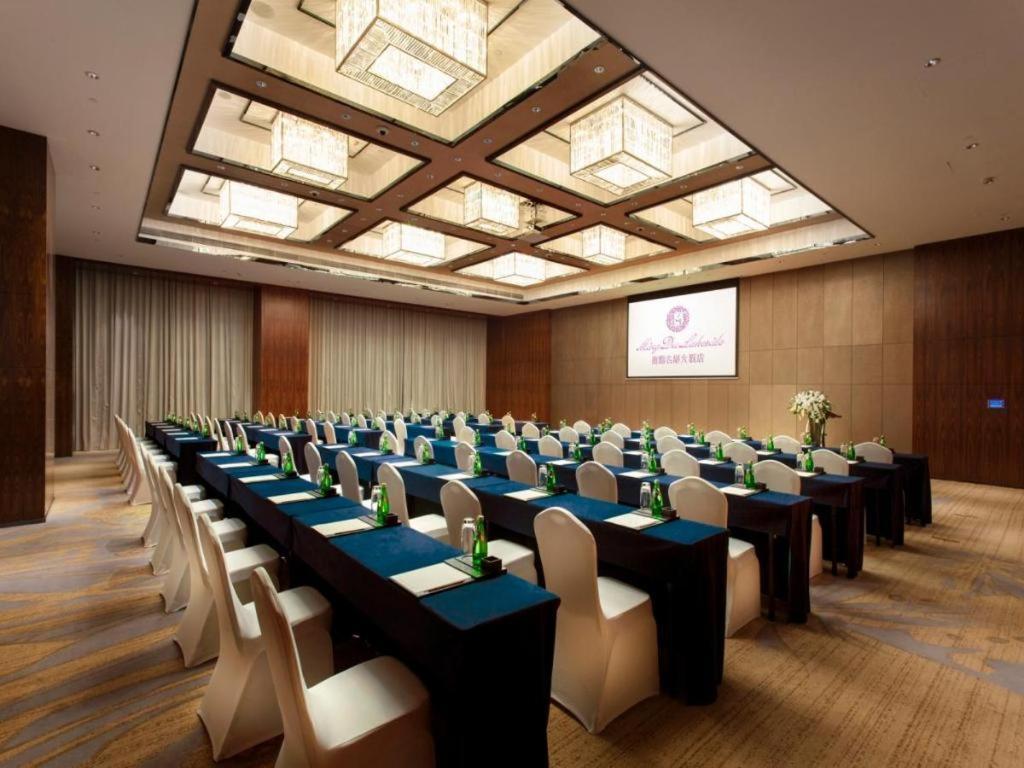 Ming Du Lakeside Hotel Nanning Kültér fotó